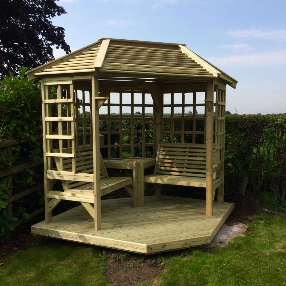Corner Arbour with Louvre Roof