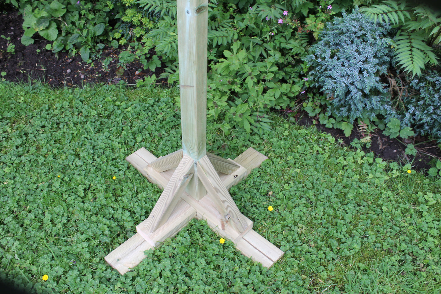 COTTAGE BIRD TABLE