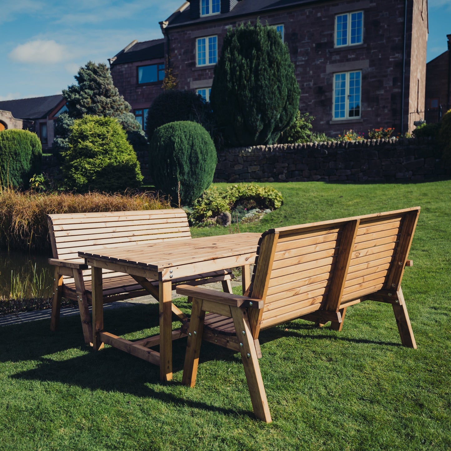 Valley Table Set - Sits 6 - 2 Benches