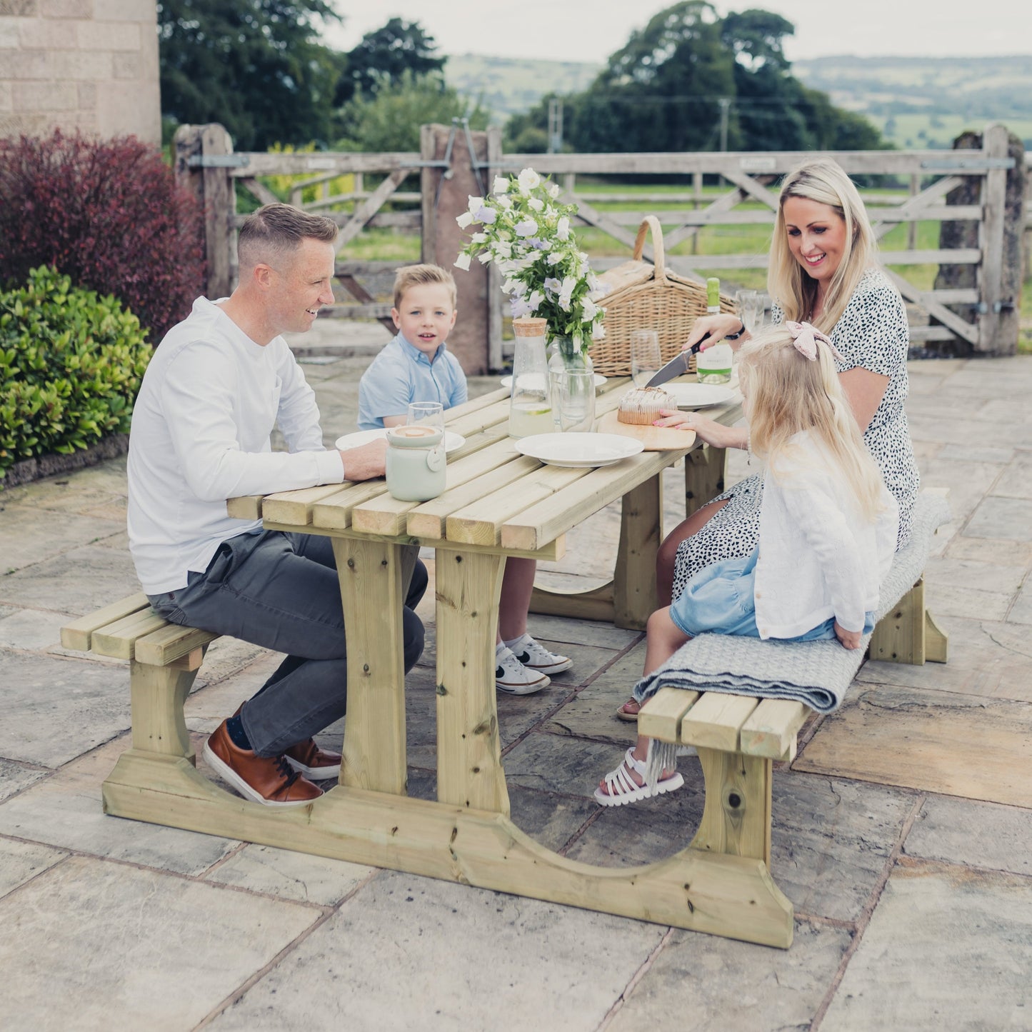 LUNAR PICNIC TABLE 150cm