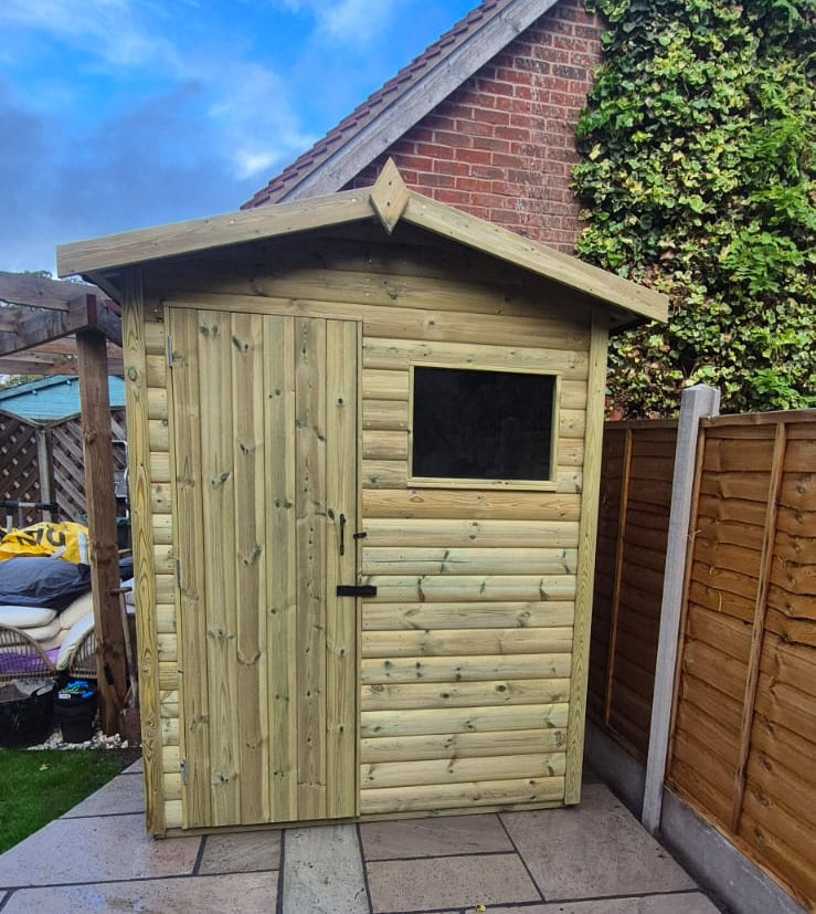 APEX GARDEN SHED DOOR TO LEFT