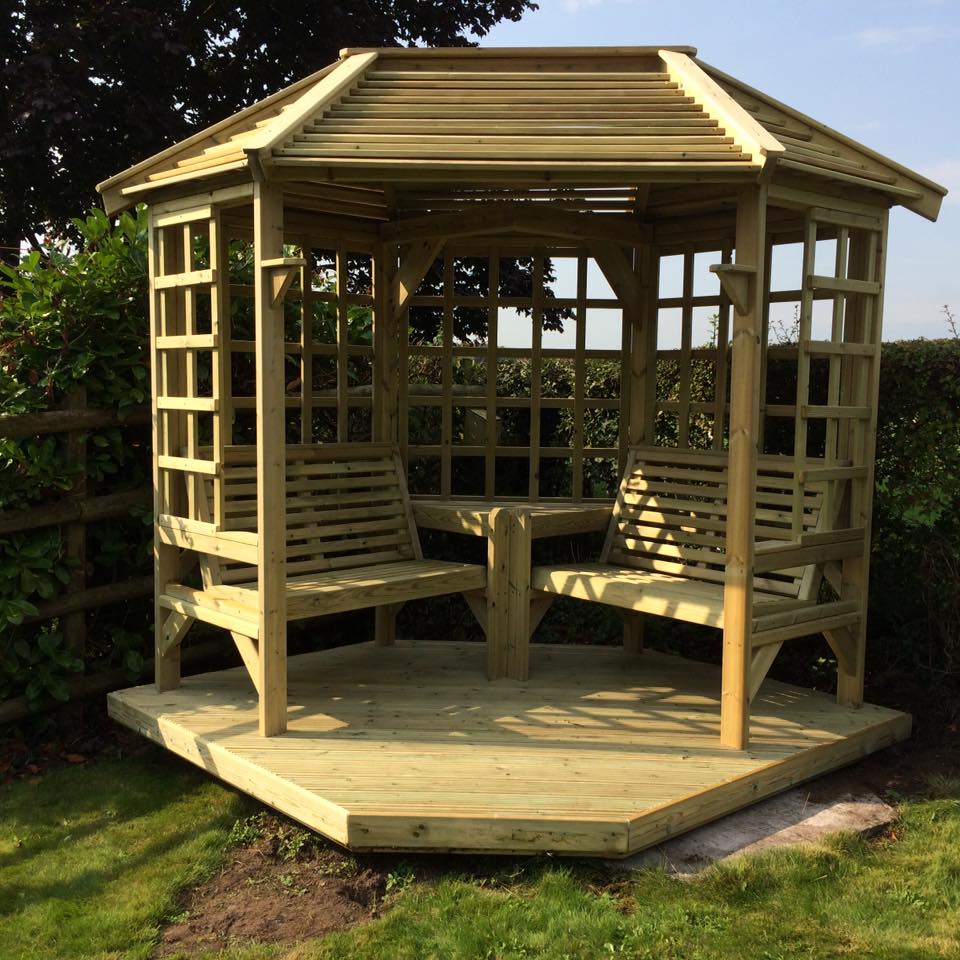 Corner Arbour with Louvre Roof