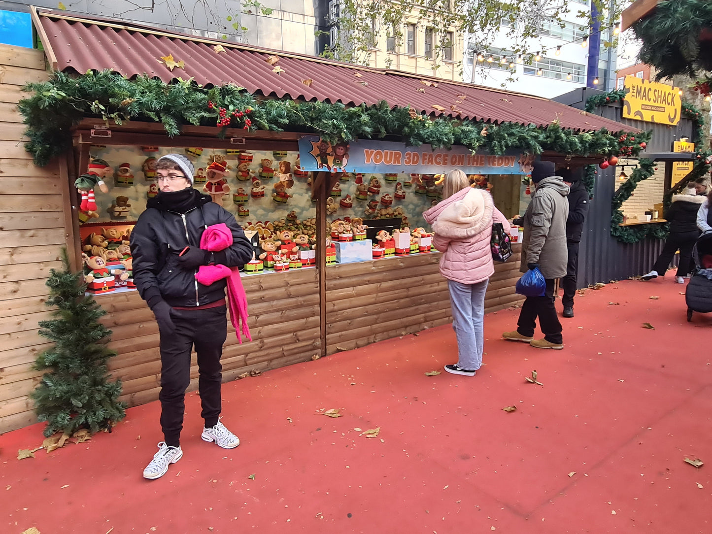 EDINBURGH MARKET CHALET - 6M X 2M