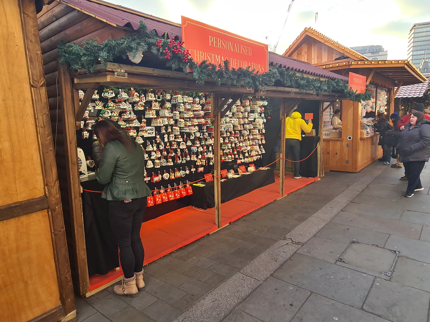 EDINBURGH MARKET CHALET - 6M X 2M