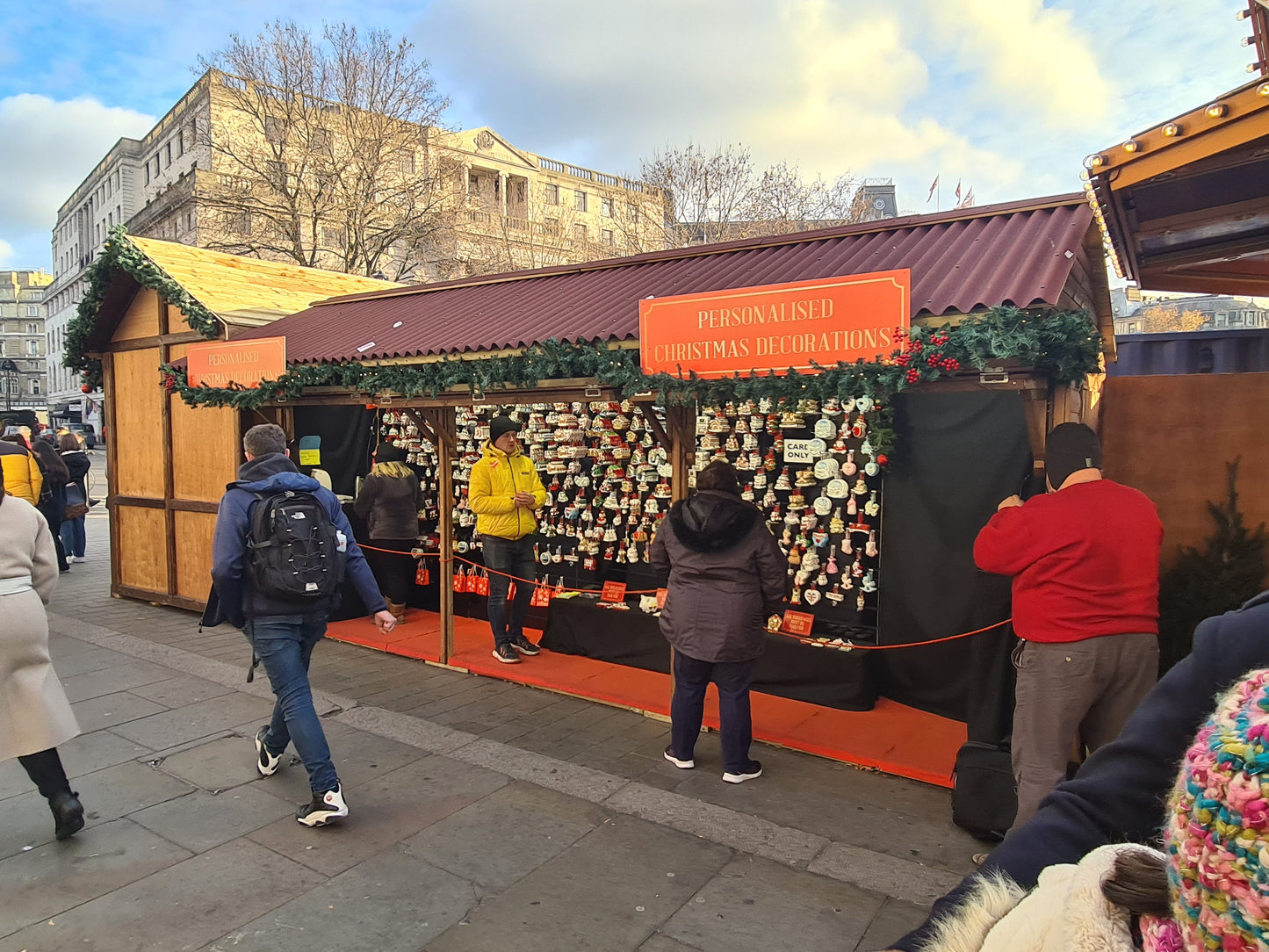 EDINBURGH MARKET CHALET - 6M X 2M