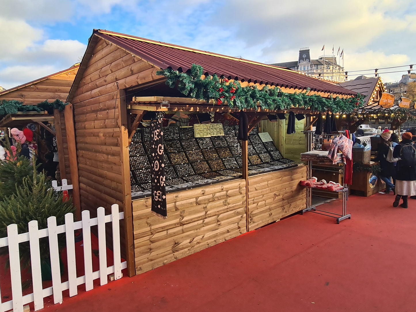 EDINBURGH CHRISTMAS CHALET - 4M x 2M