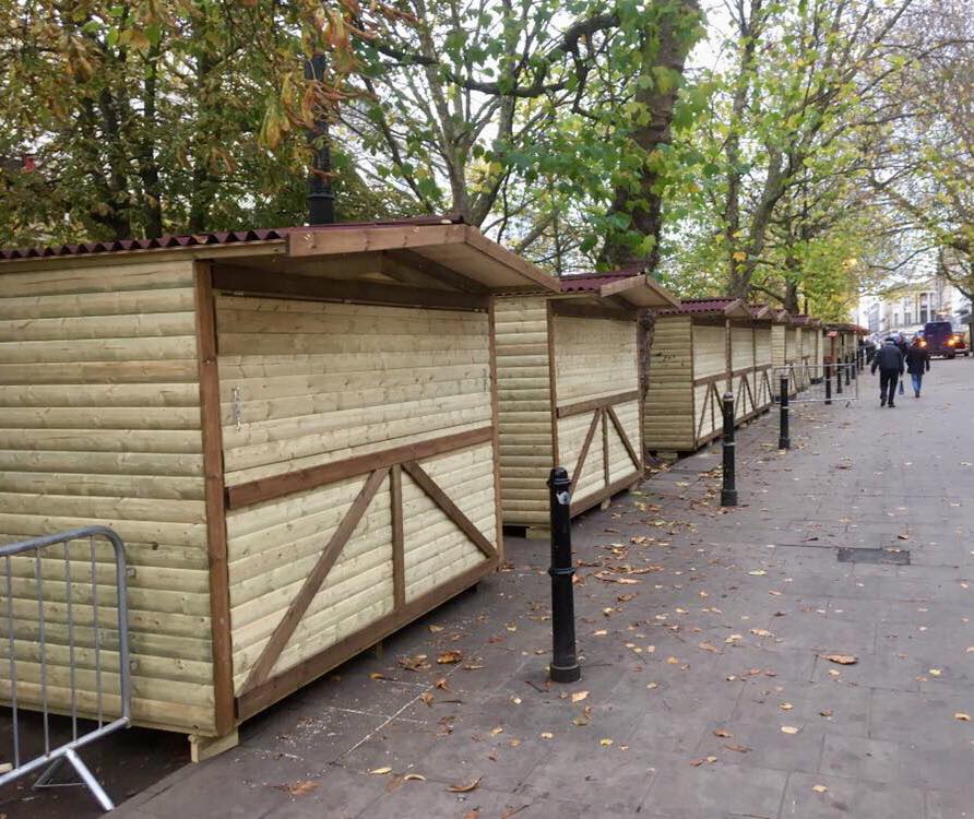 MARKET CHALET - 3M X 2.4M