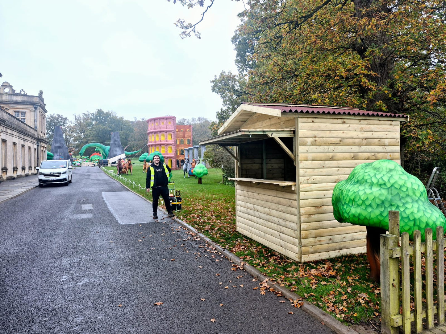 MARKET CHALET - 2.4M x 2.M