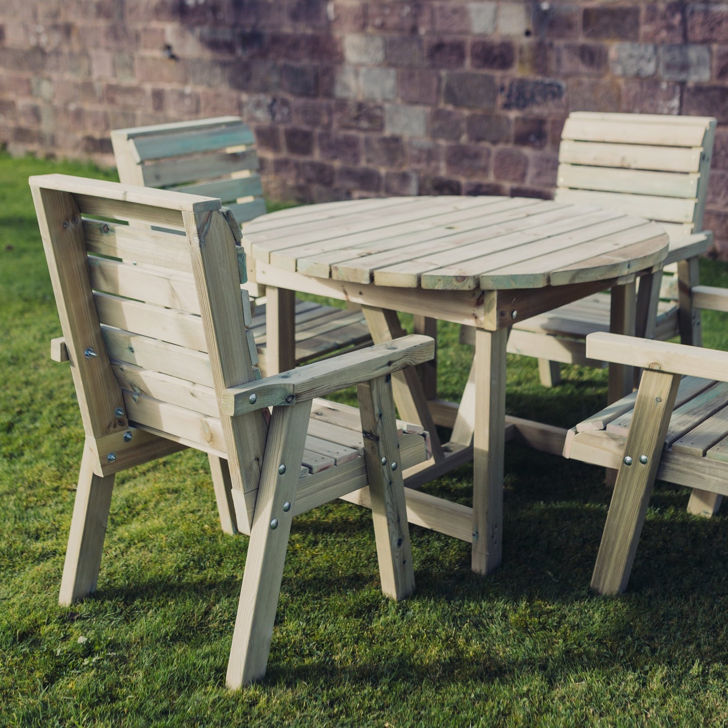 CLOVER ROUND TABLE SET - 4 SEATER