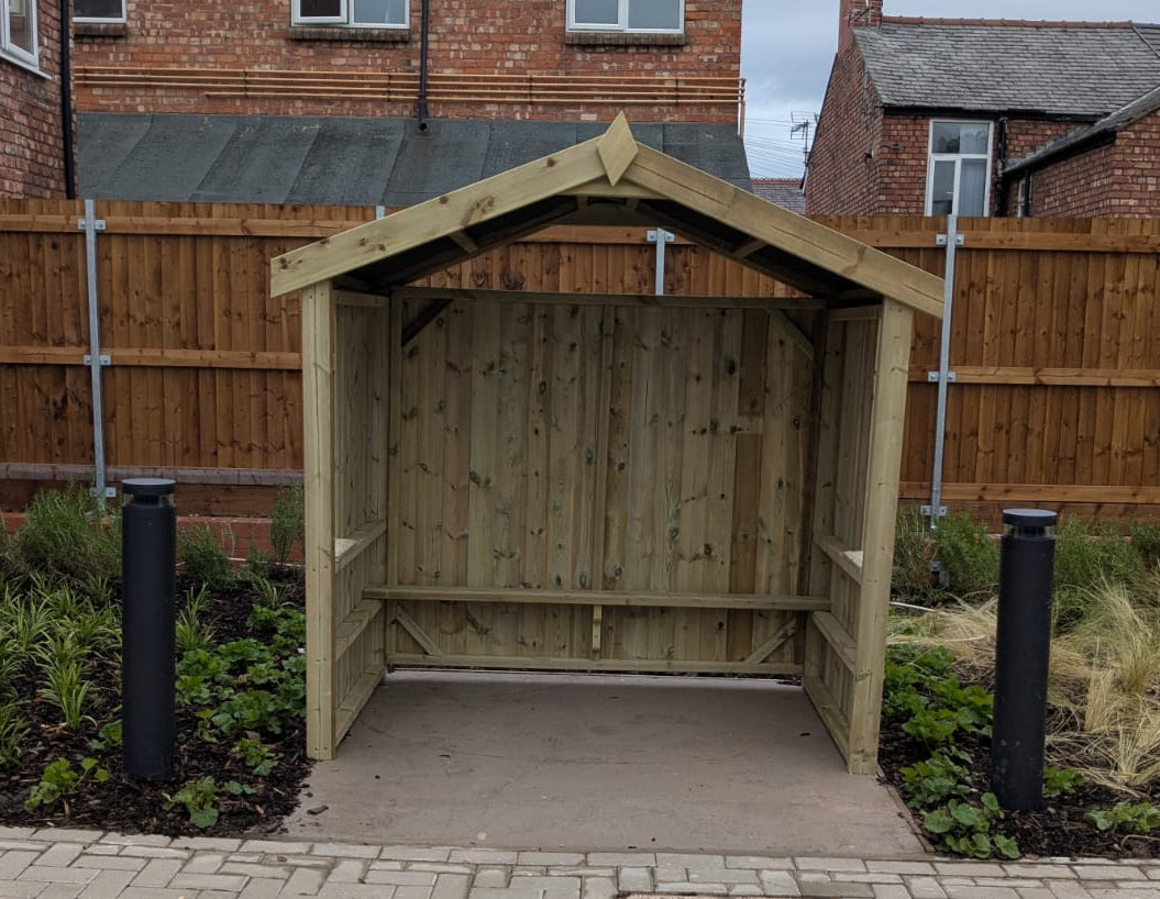 LARGE SMOKING SHELTER (APEX ROOF)