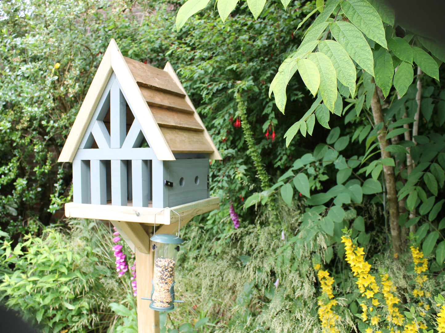 BIRD TABLE - PIGEON PROOF