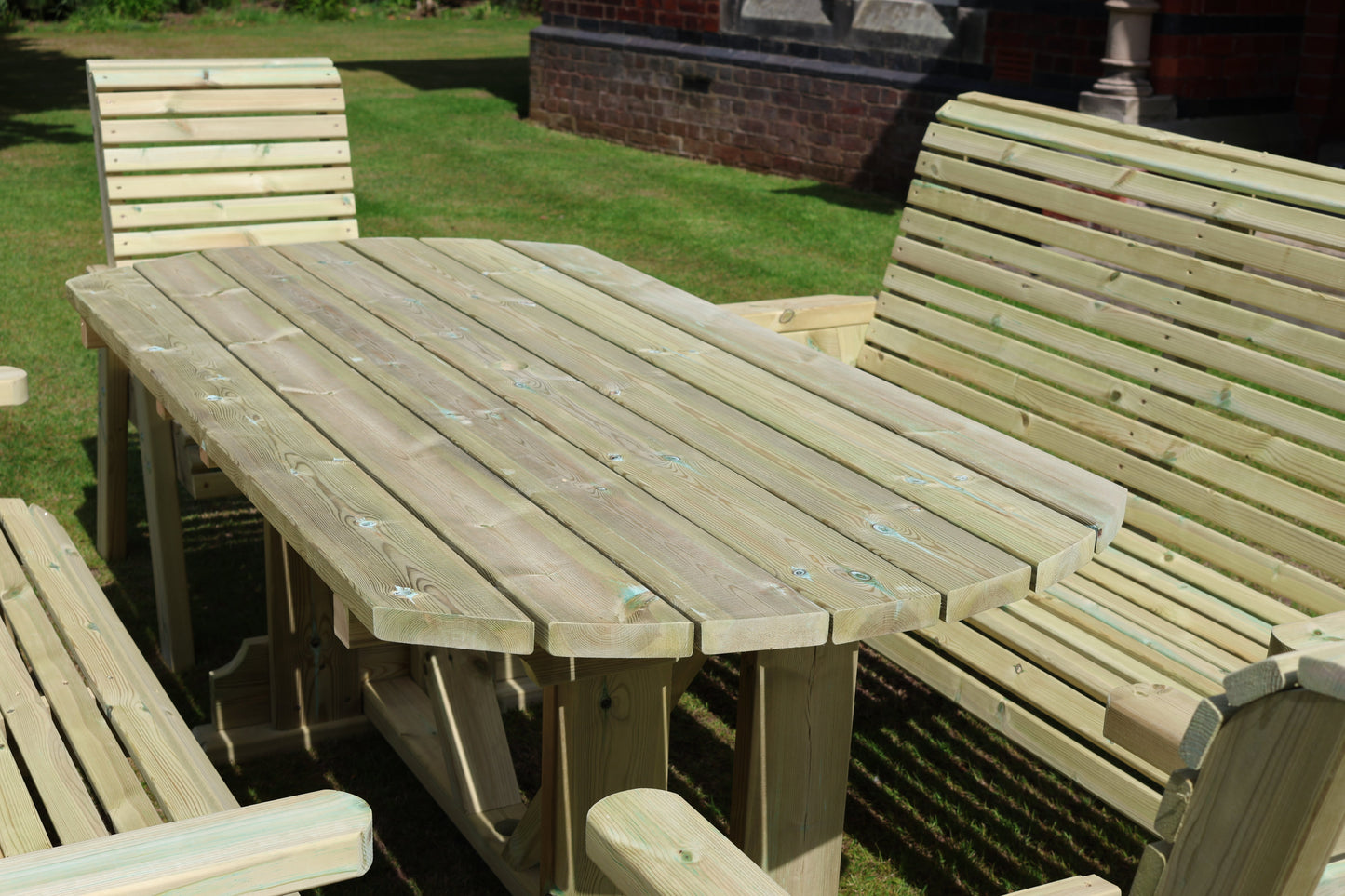 Ergo Table Set - Sits 8