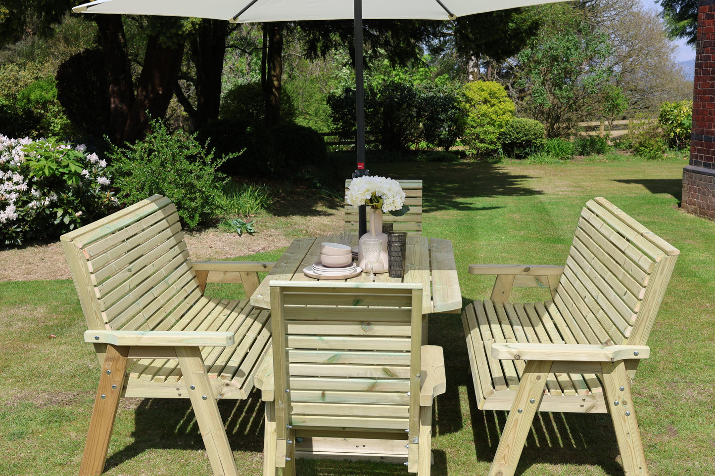 Ergo Table Set - Sits 8