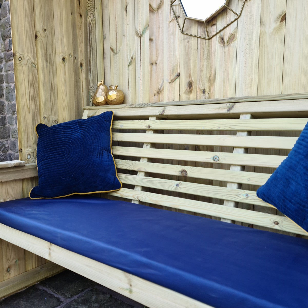 FOUR SEASONS 3 SEATER ARBOUR