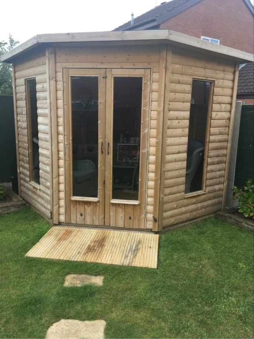 Glossop Corner Summerhouse