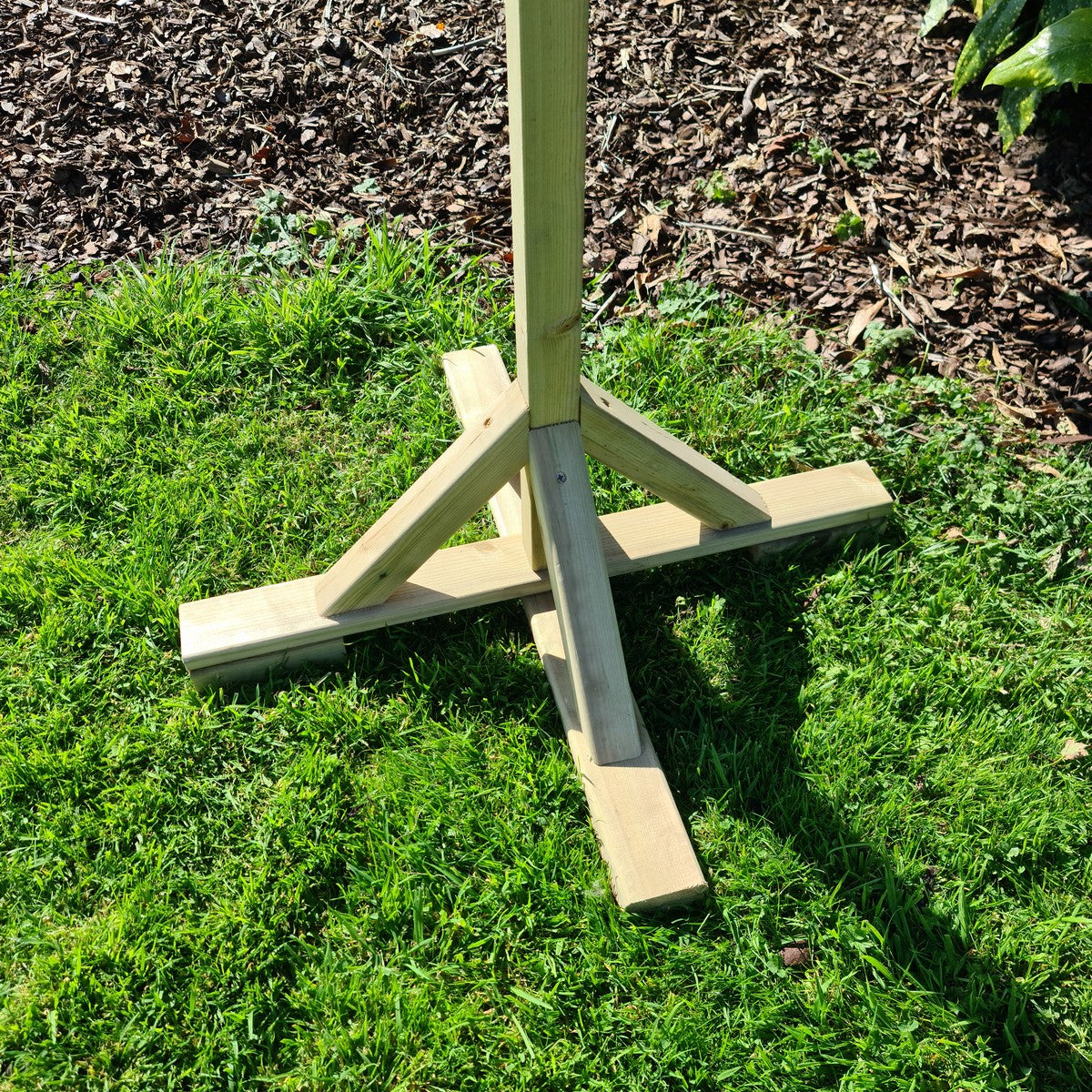 BIRD TABLE WITH CANOPY