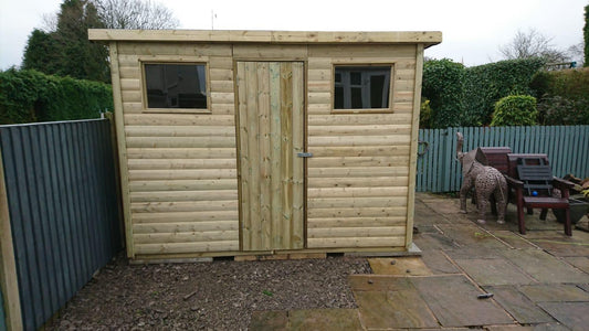 PENT SHED - DOOR IN THE MIDDLE