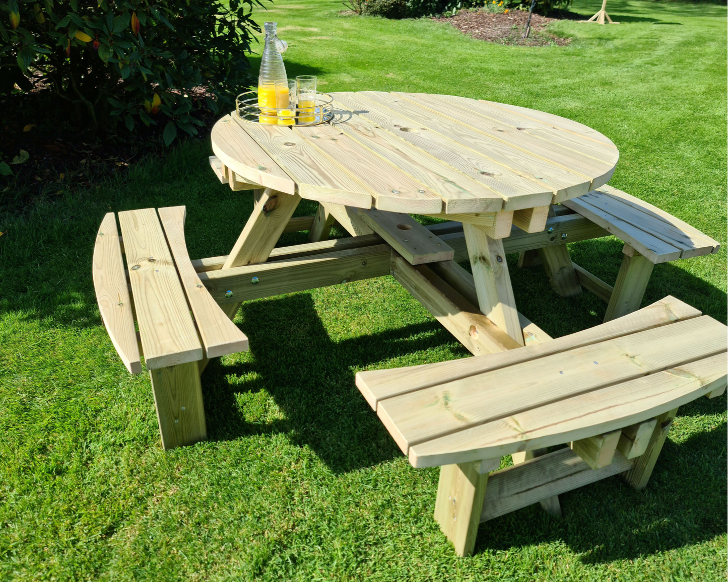 WESTWOOD ROUND PICNIC TABLE