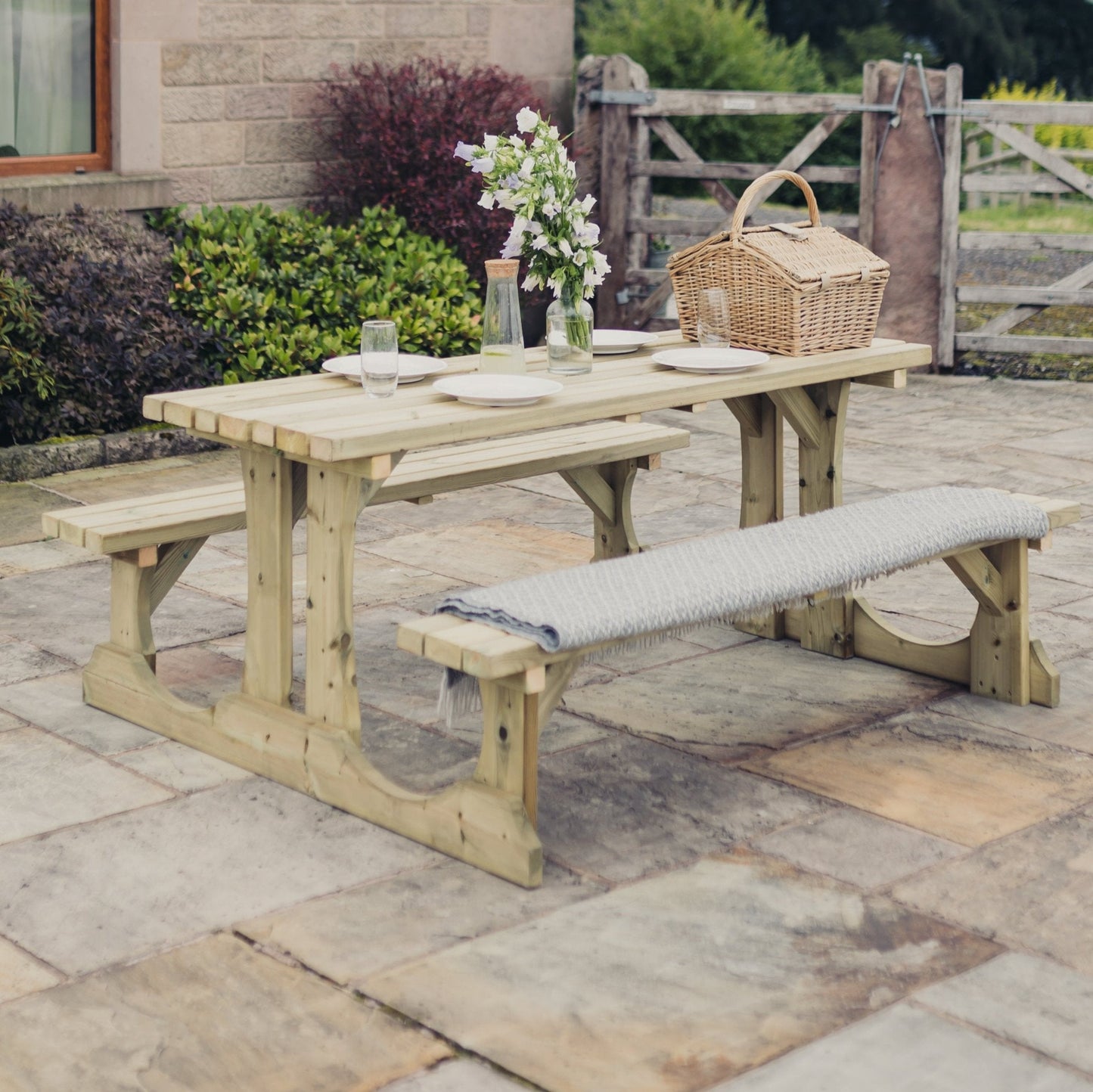 LUNAR PICNIC TABLE 150cm