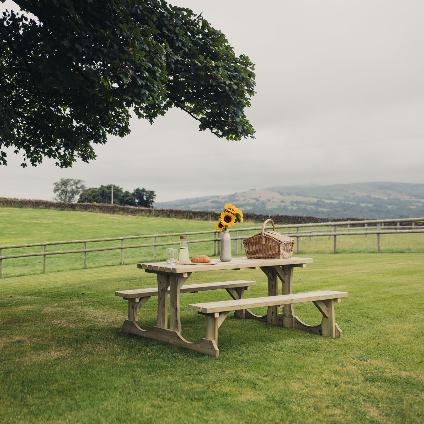 LUNAR PICNIC TABLE 180cm