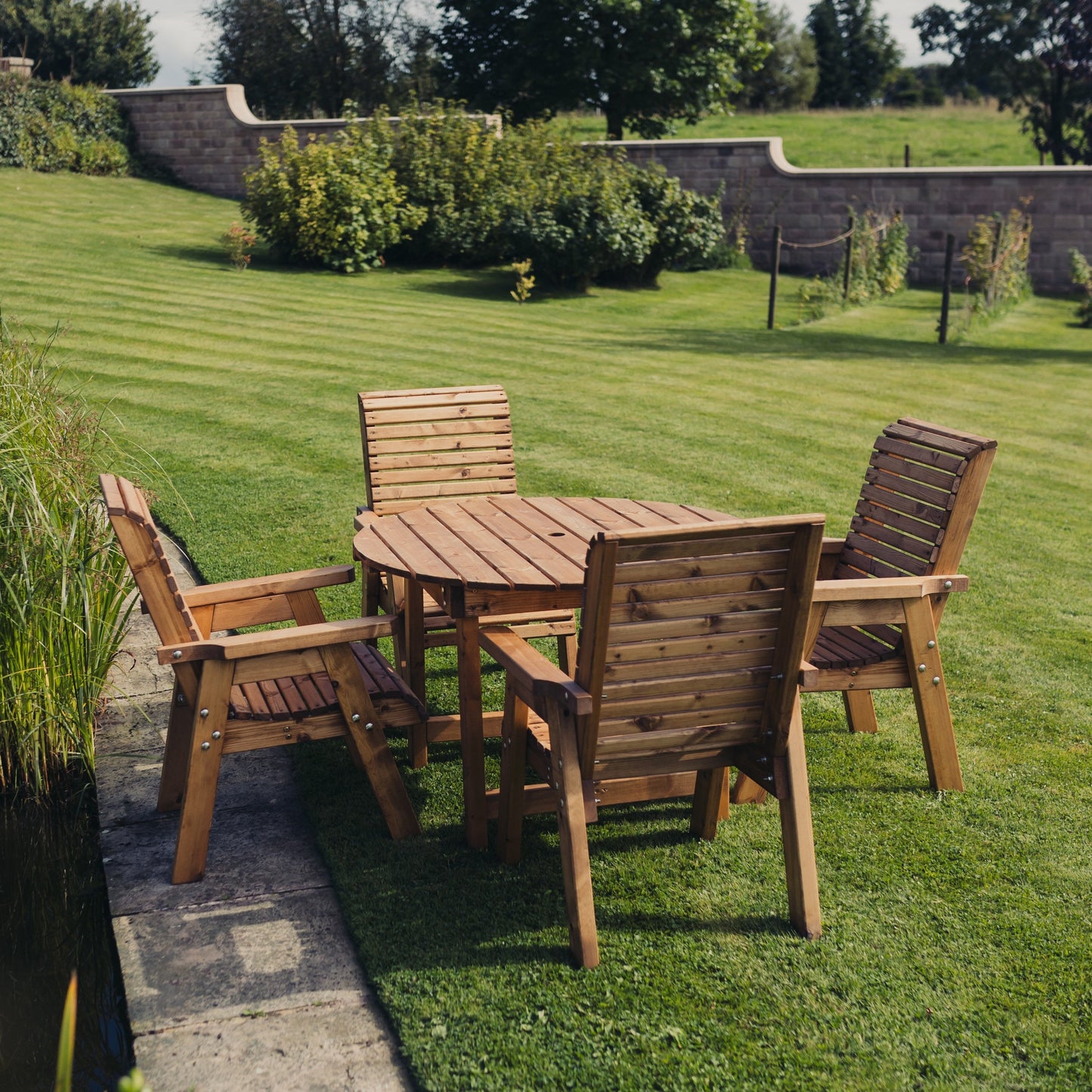 Valley Round Table Set - Sits 4