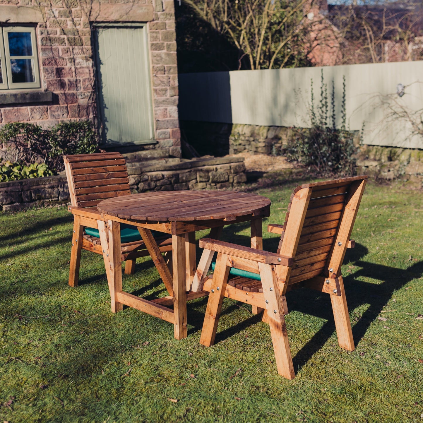 Valley 2 Seat Set 2 X Chairs Round Table