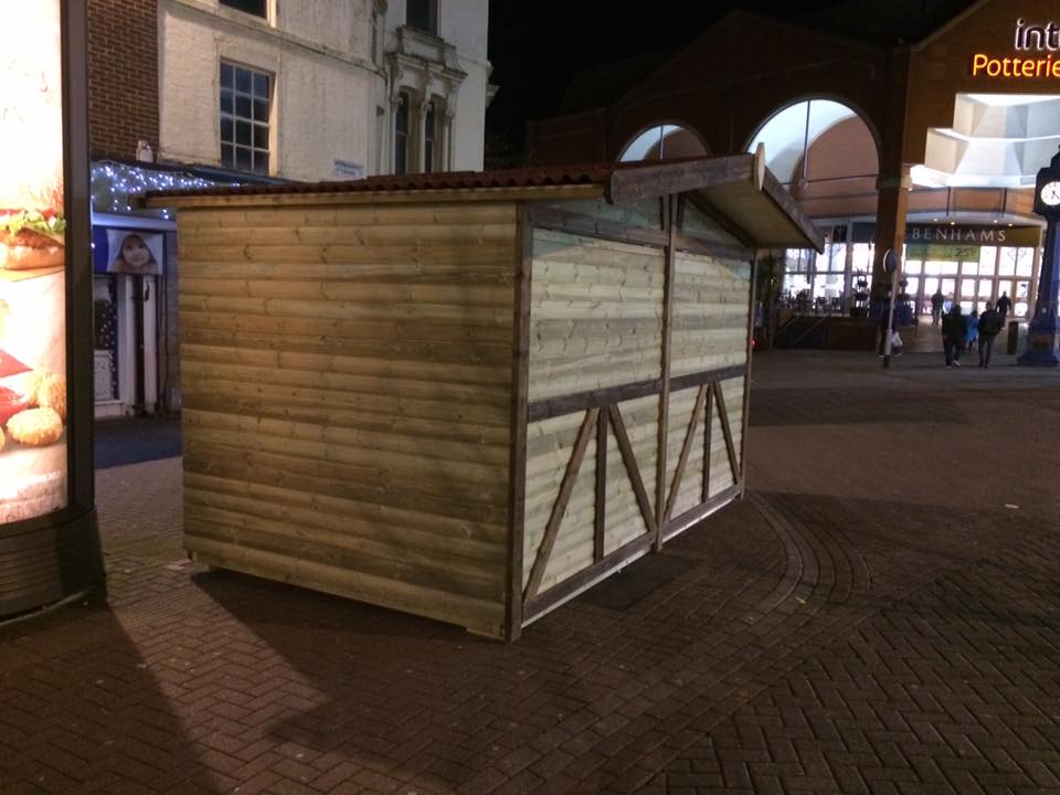 MARKET CHALET - LIFT UP FRONT - 4M x 2.4M